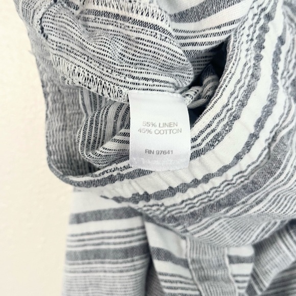 J. Jill Love Linen/ Cotton blend Striped Shorts - Gray and White - Picture 6 of 9